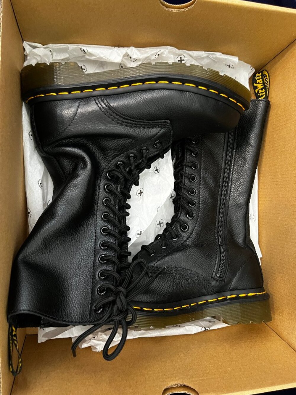 Doc Martens 1B99 14 Eye Zip Boots - Picture 2 of 7